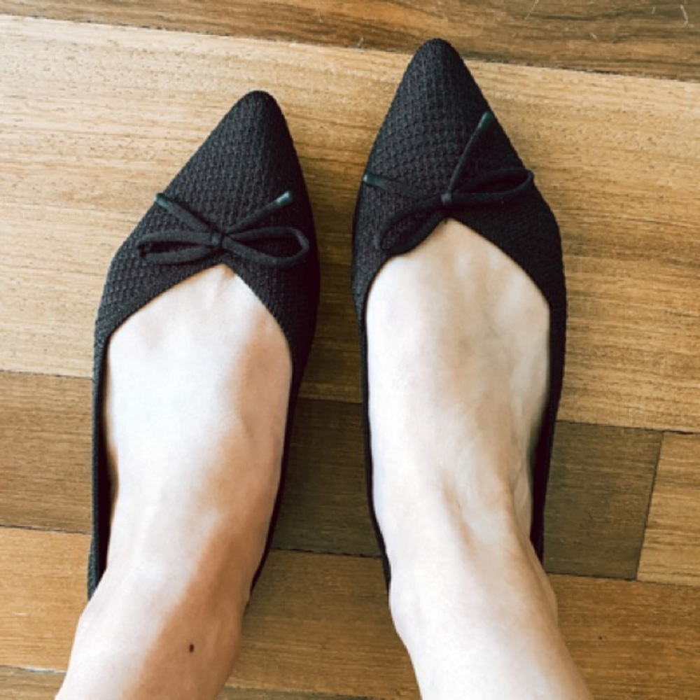 Rothy’s NIB Blackout Points (Black with Bow)